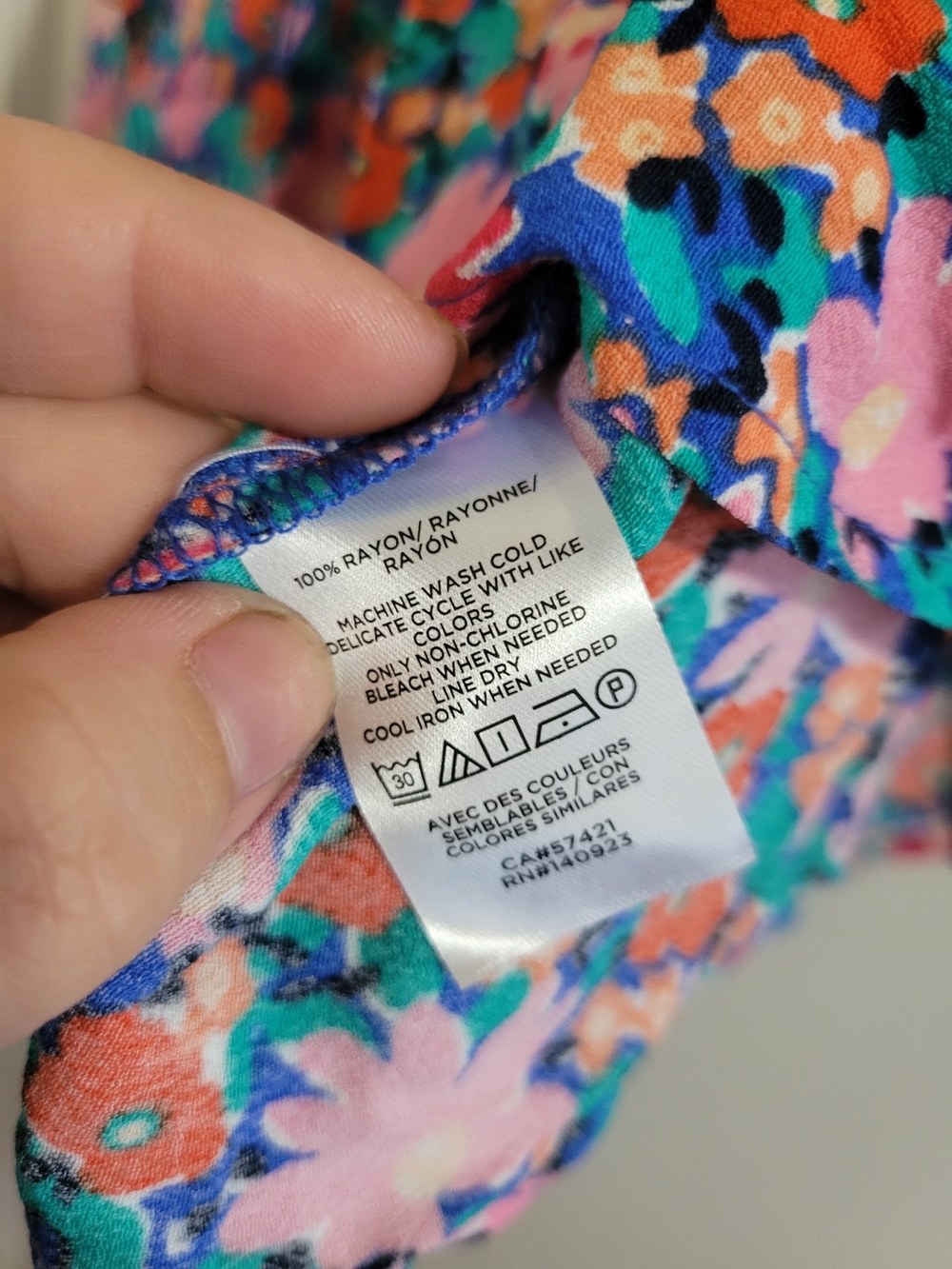 LOFT Floral V-Neck Bright Colorful Tank top - Picture 9 of 9